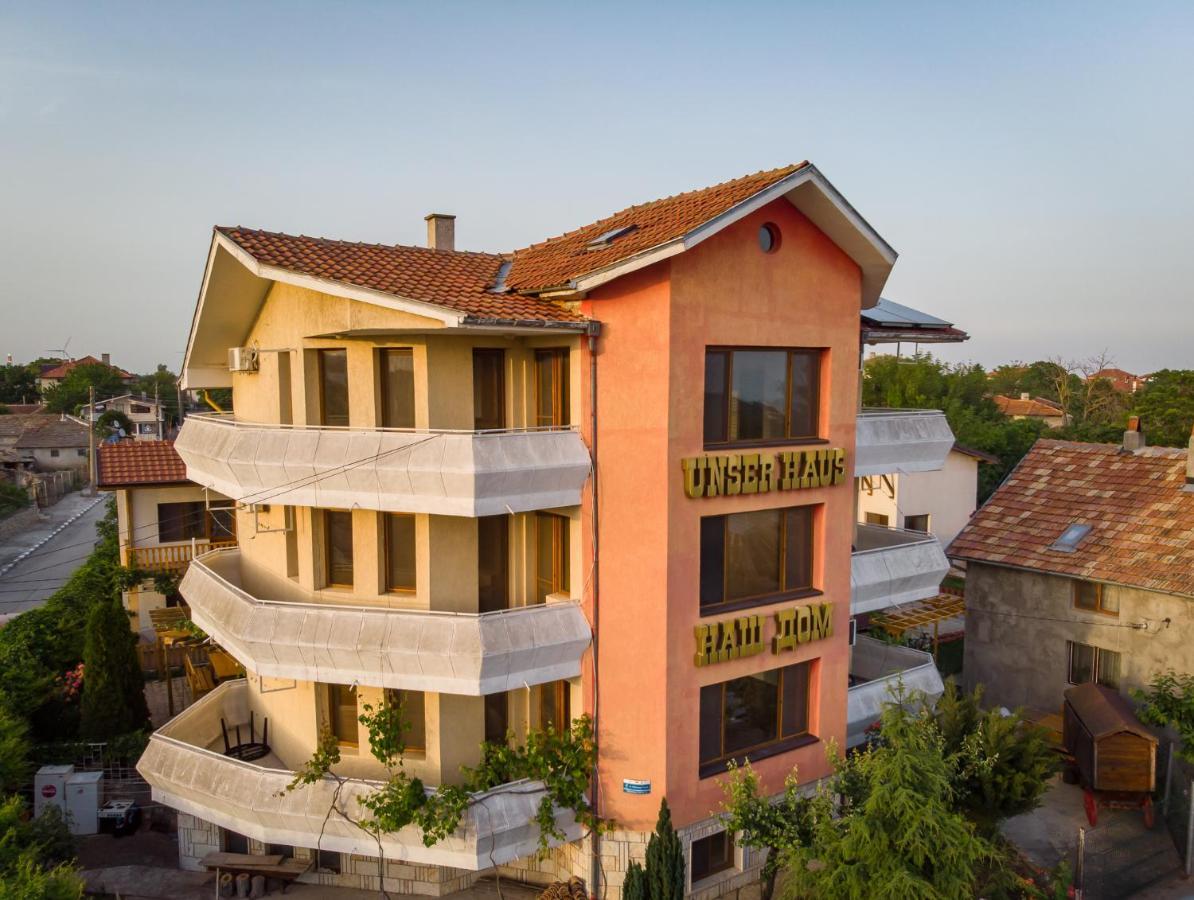 Guest House Nash Dom Kavarna Esterno foto