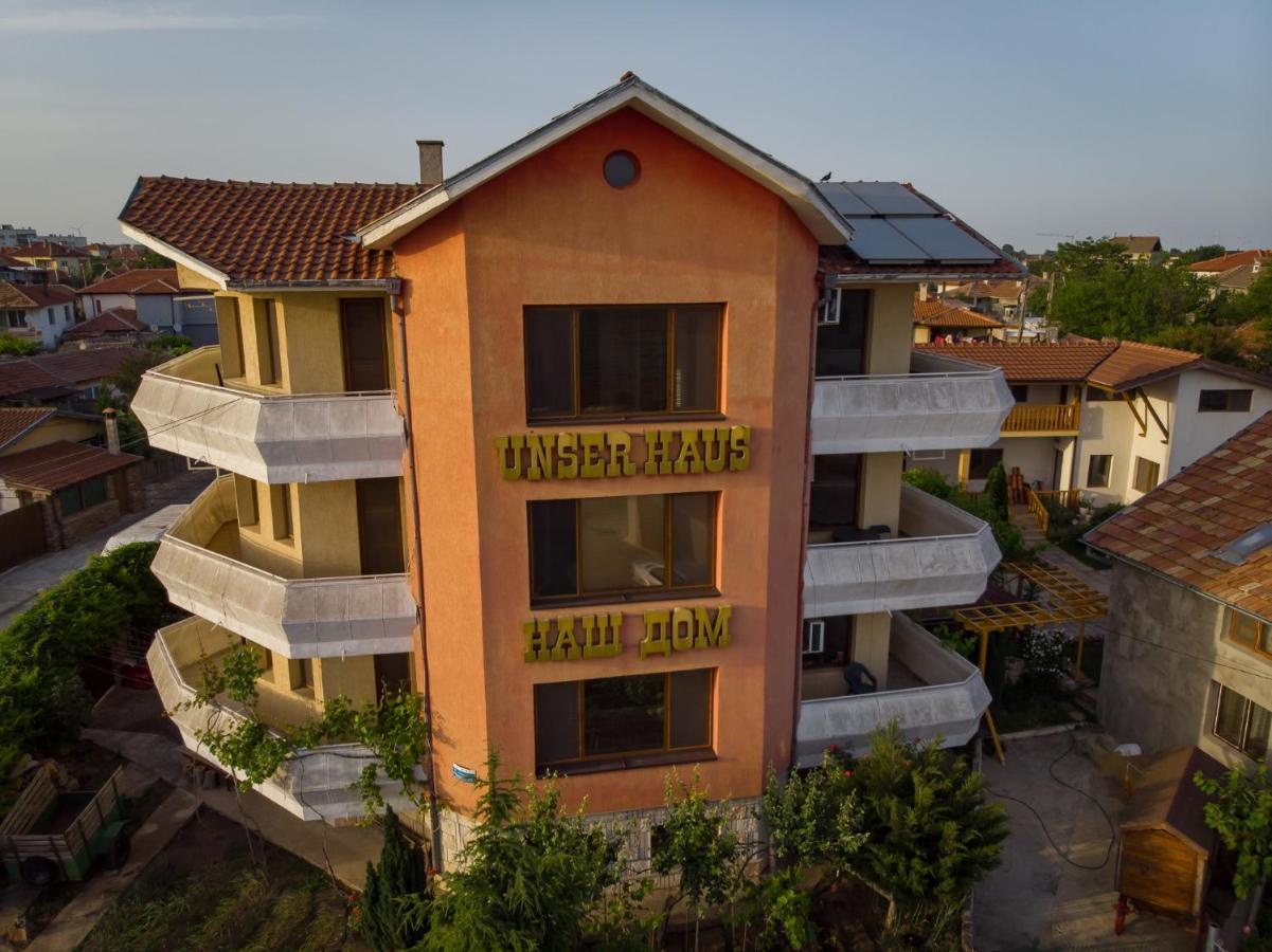 Guest House Nash Dom Kavarna Esterno foto
