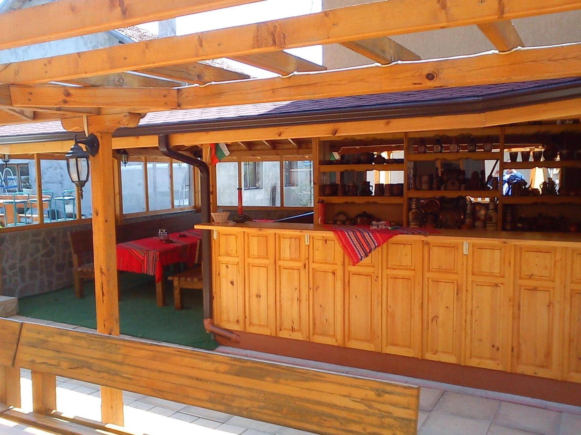 Guest House Nash Dom Kavarna Esterno foto