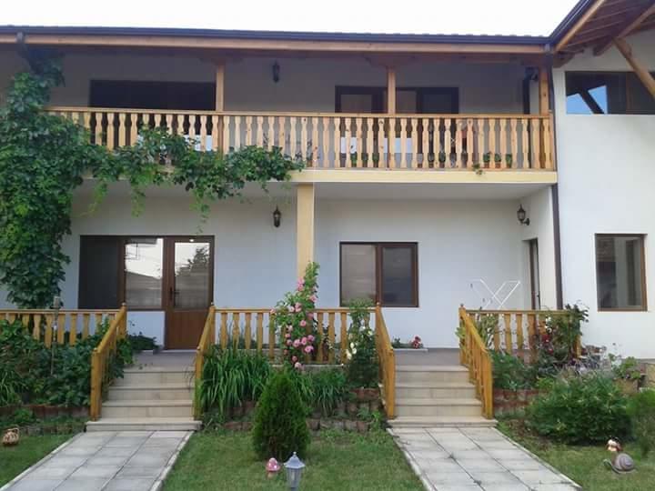 Guest House Nash Dom Kavarna Esterno foto